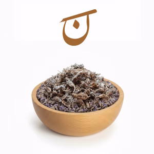 تصویر نزدیک از گل اسطوخودوس خشک شده با رنگ بنفش و عطر دل‌انگیز.