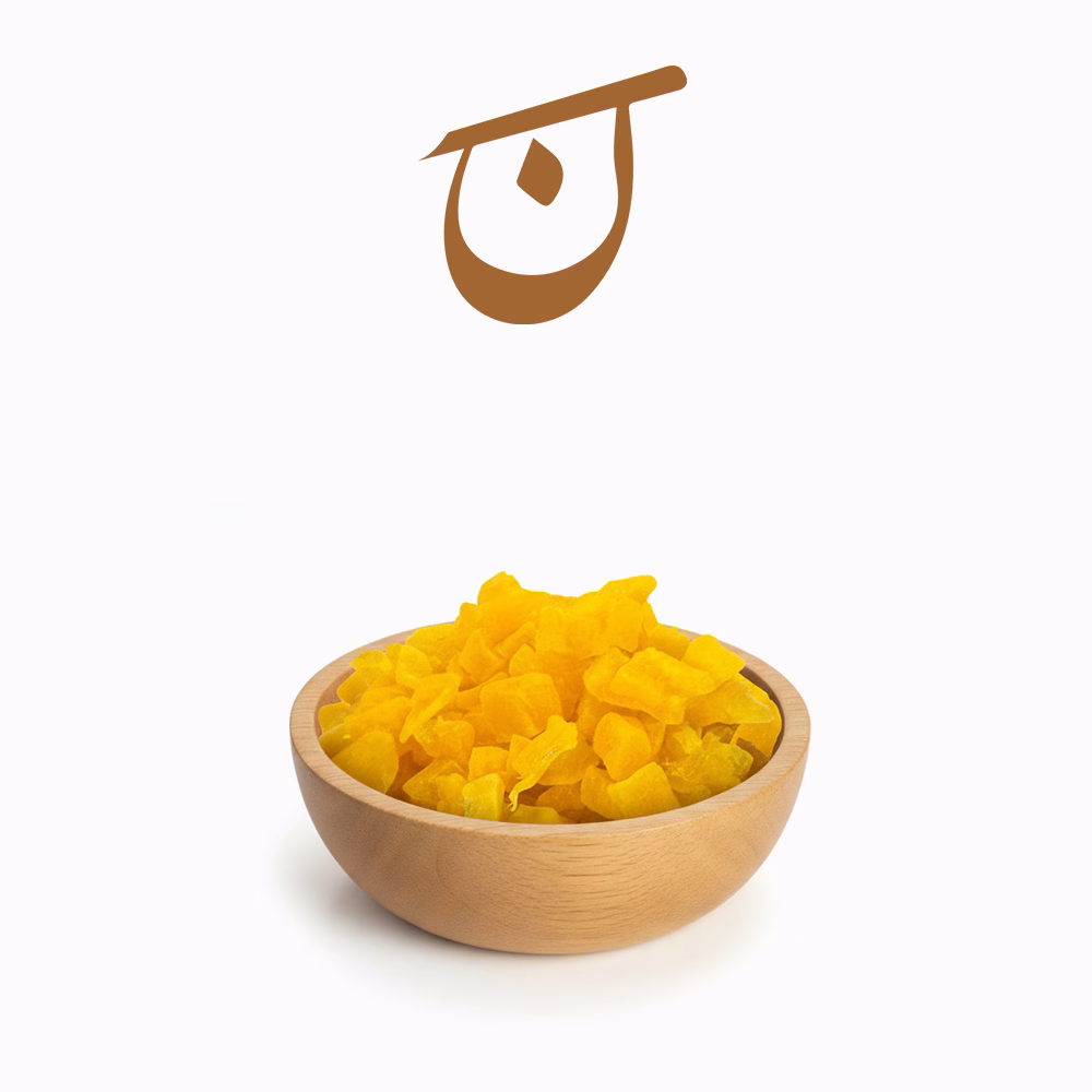 حبه استوایی انبه در کاسه چوبی