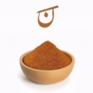 یک کاسه چوبی پر از ادویه همبرگر معطر.